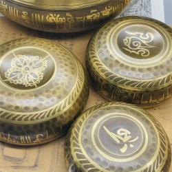 Tibet Şarkı Kaseleri Seti: Meditasyon İçin El Yapımı ve Oymalı