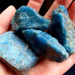 Cristaux d'apatite bleue brute : Décoration Reiki et Feng Shui