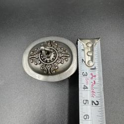 Tibetisches Vajra-Kopf-Stativ und Gabala-Schalenornament