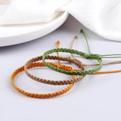 Braccialetti intrecciati fatti a mano: gioielli con nodo impermeabili ed eleganti