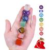 Ensemble de 7 pierres pour les chakras, destiné à la méditation et à la guérison.