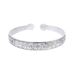Bracciale rigido vintage in argento con intaglio a forma di fiore per donna