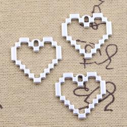 Breloques en forme de cœur en argent antique (20 pièces) pour la création de bijoux.