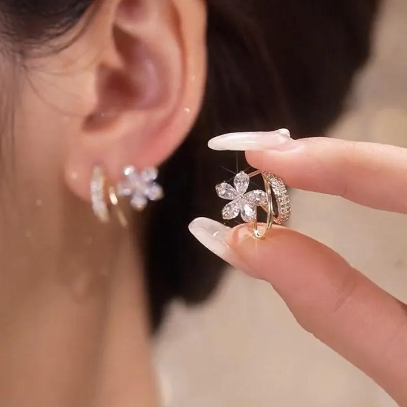 Classic Floral Pearl Stud Earrings for Women
