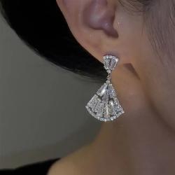 Orecchini geometrici con strass | Alla moda e chic