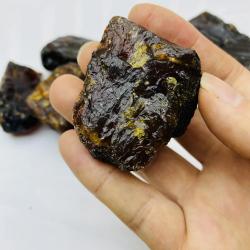 Burma Kan Kehribarı: Çakra ve Wicca için Ham Doğal Kristaller