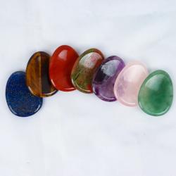 Pierre de jade naturelle pour les chakras, la guérison et la méditation