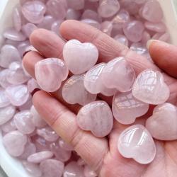 Cristaux naturels en forme de cœur : Coffret de guérison Reiki des 7 chakras