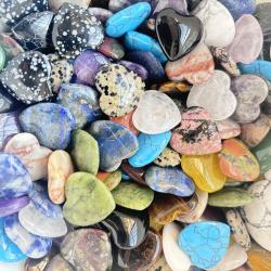 Cristaux naturels en forme de cœur : Coffret de guérison Reiki des 7 chakras