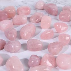 Pierre roulée de quartz rose : Guérison des chakras et méditation