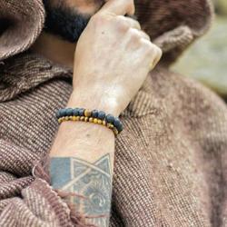 Bracciale con perline di lava e legno - Regali per uomo/donna in pietra vulcanica