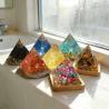 Piramide di cristallo per l'equilibrio dei chakra e il potenziamento dei sogni