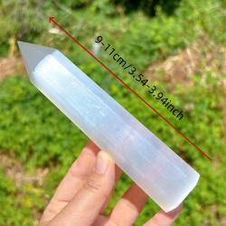 Cristaux de guérison en sélénite et quartz : baguettes, pointes et prismes