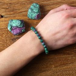 Bracelet en pierres naturelles : épidote, zoïsite, œil de tigre et lave