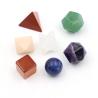 Set mit heiligen Steinen und geometrischen Formen: Reiki-Heilung & Chakra-Ausgleich