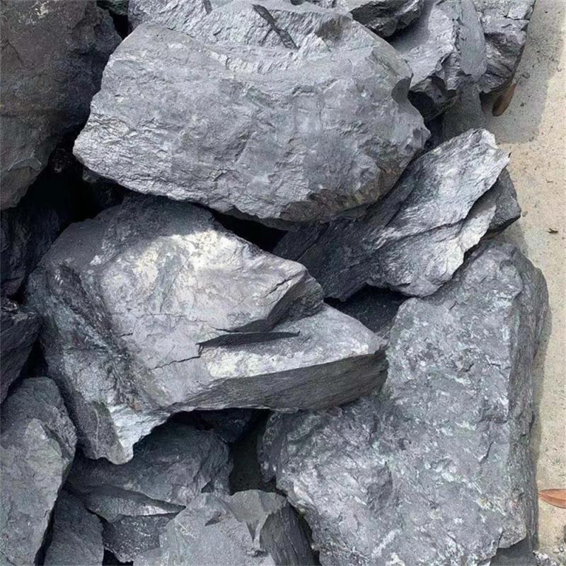 Pierre de shungite : purifie l’eau, protège des CEM et harmonise le chakra racine