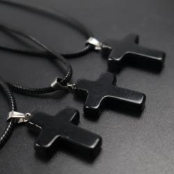 Collier pendentif croix en pierre naturelle - Ajustable et personnalisable
