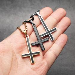 Halskette mit umgedrehtem Kreuz aus Edelstahl – Punk & Stilvoll