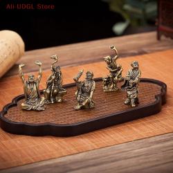 Arhat-Figur aus Messing: Buddhistische Miniatur-Dekoration für Zuhause und Büro