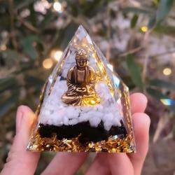 El Yapımı Reçine Kristal Piramit, Buda Figürlü - Dekoratif