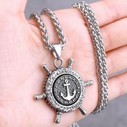 Collana con rune vichinghe: ciondoli di Odino, Vegvisir e Valknut