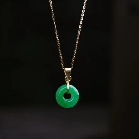 Halskette mit Anhänger aus grünem Jade – Handgefertigter Glücksbringer & Geschenk