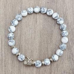 Armbänder aus Natursteinperlen: Armreif mit Eulen-, Malachit- und Lava-Anhänger
