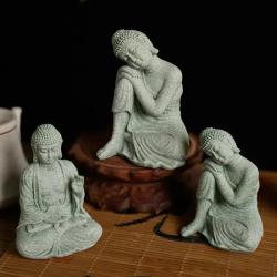Buddhistische Miniaturfigur: Zen-Dekor aus thailändischem Sandstein